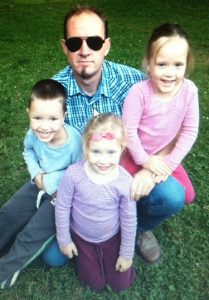 Kent Lipman with his children, Keira, Jordyn, and Brock.