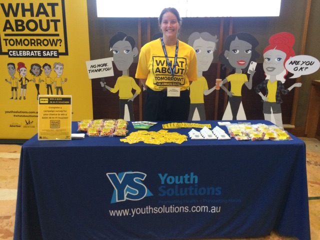  Youth Solutions health promotion coordinator Sam Young set up at the Campbelltown Catholic Club chatting to patrons just before Christmas. The focus of the campaign will now turn o the Australia Day long weekend.

